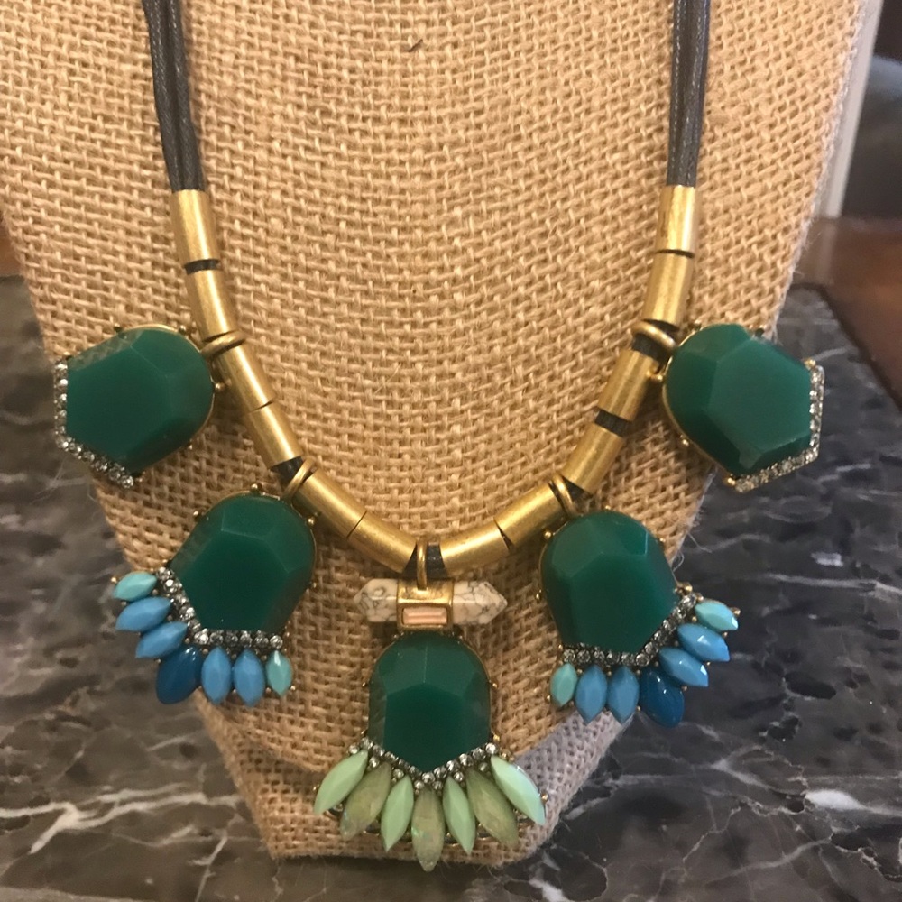Stunning J. Crew statement necklace - Picture 3 of 3